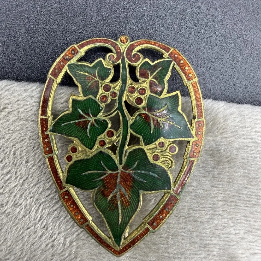 Vintage‎ Victorian Enamel Brooch Trombone Hinge Gold Tone  Ivy